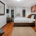 Great Studio Location In Times Square Near Subway