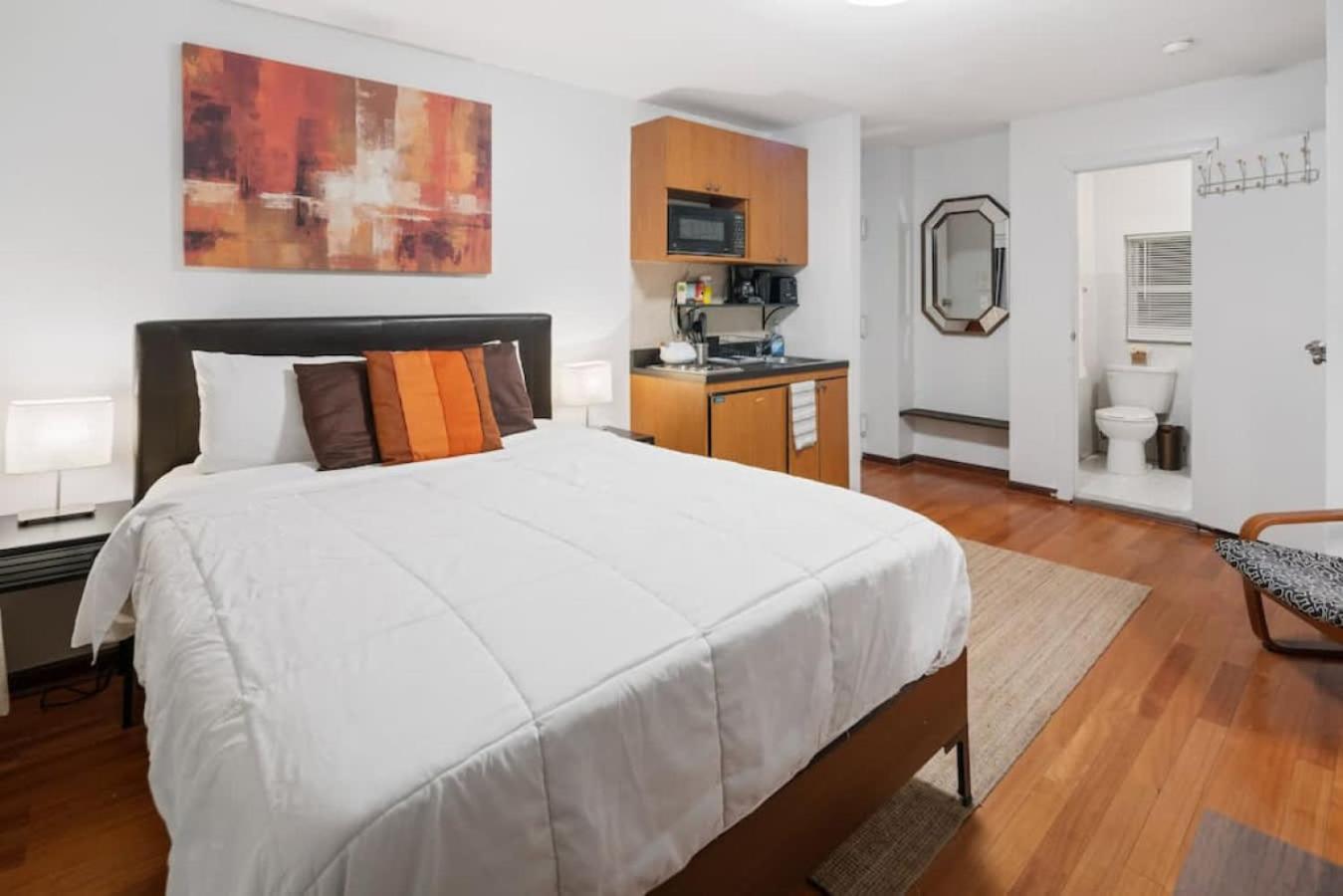 Great Location In Times Square Near Subway Apartment New York